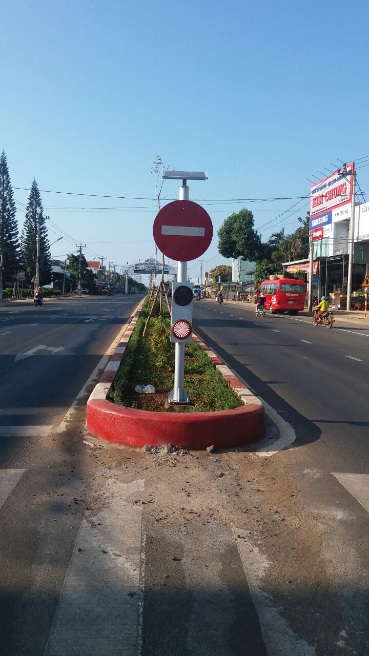 Đèn cảnh báo tiểu đảo